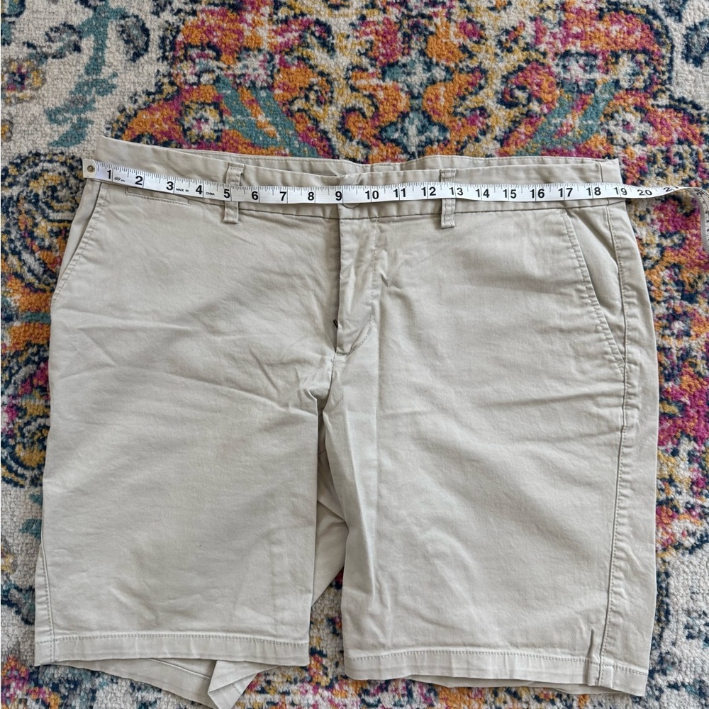 GAP Women's Light Tan Bermuda Shorts - Picture 3 of 5